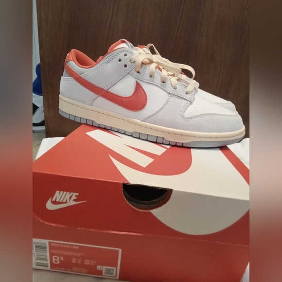 NIKE DUNKS SIZE 8.5 NEW D,S - Picture 2 of 5